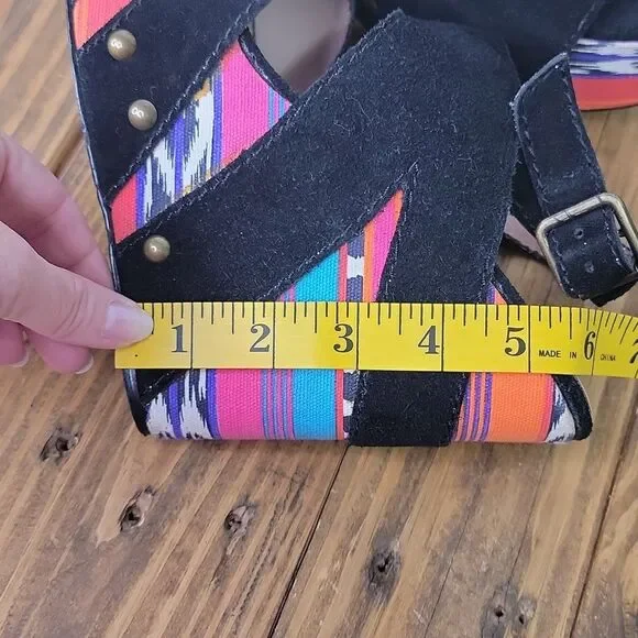 Betsey Johnson. Ajaya. Stylish Black and Multicolor Wedge Sandals. Size 9. - Picture 6 of 8